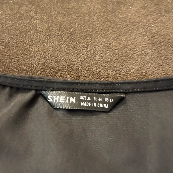 CROP BUTTON UP SHIRT - Picture 2 of 3